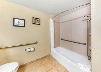 Comfort Inn & Suites San Bernardino hotel thumbnail 7