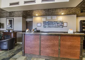 Econo Lodge hotel thumbnail 2