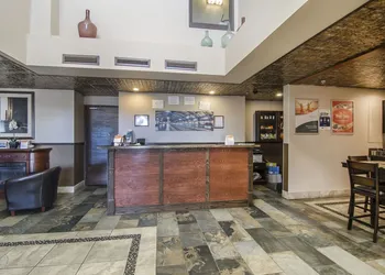 Econo Lodge hotel thumbnail 4