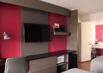 University Inn hotel thumbnail 6