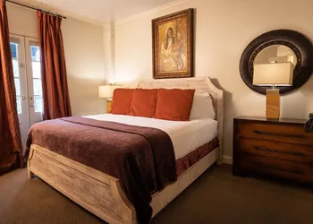 Old Capitol Inn hotel thumbnail 5
