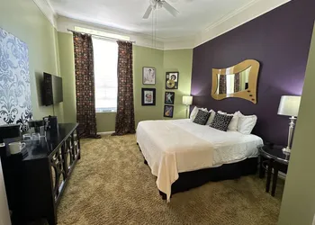 Old Capitol Inn hotel thumbnail 8