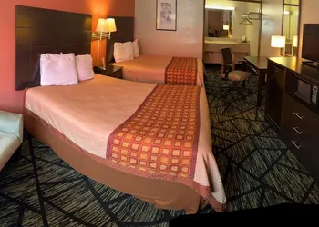 Travelerslodge Motel hotel thumbnail 6