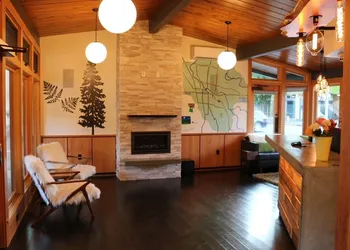 Timbers Inn hotel thumbnail 2