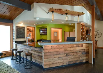 Timbers Inn hotel thumbnail 5