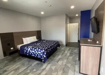 Airway Inn - IAH Airport hotel thumbnail 4