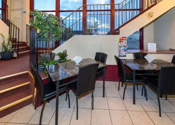 Econo Lodge Edson hotel thumbnail 3