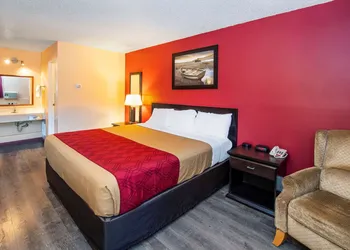 Econo Lodge Edson hotel thumbnail 6