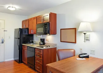 Candlewood Suites Cape Girardeau by IHG hotel thumbnail 4
