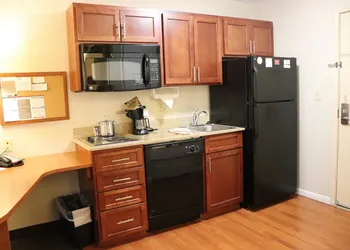 Candlewood Suites Cape Girardeau by IHG hotel thumbnail 7