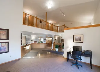 River Valley Inn & Suites hotel thumbnail 3