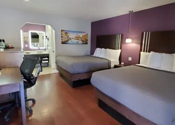 Muir Lodge Motel hotel thumbnail 6