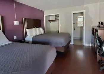 Muir Lodge Motel hotel thumbnail 7