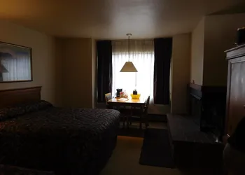 Pacific Gardens Inn hotel thumbnail 6