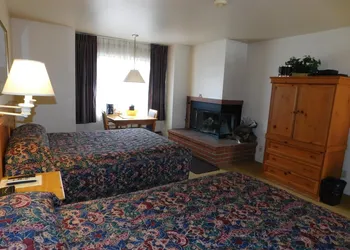 Pacific Gardens Inn hotel thumbnail 8