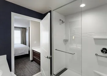 Residence Inn By Marriott Milwaukee Brookfield hotel thumbnail 6
