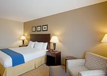 Holiday Inn Express Hotel & Suites Malone by IHG hotel thumbnail 8