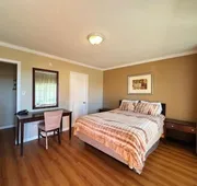 Royal Inn & Suites hotel detail image 4