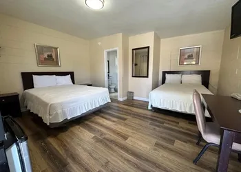 Royal Inn & Suites hotel thumbnail 5