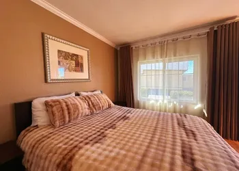 Royal Inn & Suites hotel thumbnail 6
