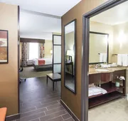 Holiday Inn Express & Suites Elkton - University Area by IHG hotel detail image 5