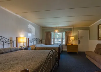 Hyland Motor Inn hotel thumbnail 8