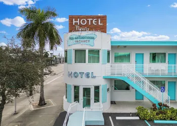 The New Yorker Miami Hotel hotel thumbnail 2