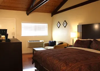 Lombard Plaza Motel hotel thumbnail 5