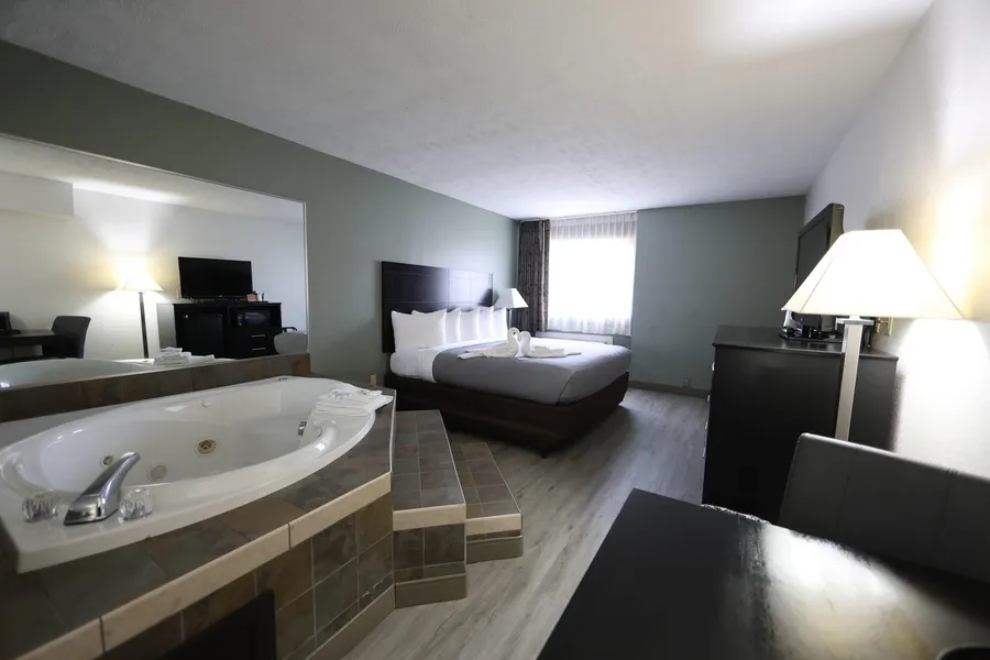 Quality Inn & Suites hotel detail image 6