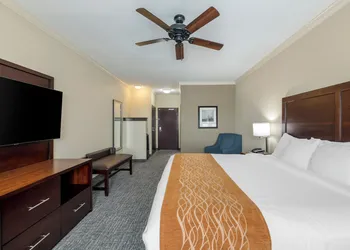 Comfort Inn & Suites Fort Worth - Fossil Creek hotel thumbnail 4