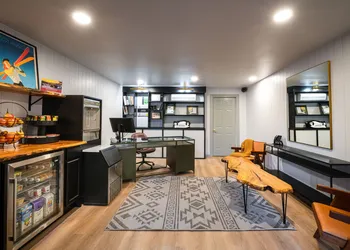 Riverhouse by Weekender (Formerly Jack Daniels Inn) hotel thumbnail 2