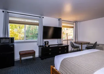 Riverhouse by Weekender (Formerly Jack Daniels Inn) hotel thumbnail 7