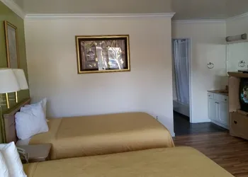 Kelseyville Motel hotel thumbnail 3