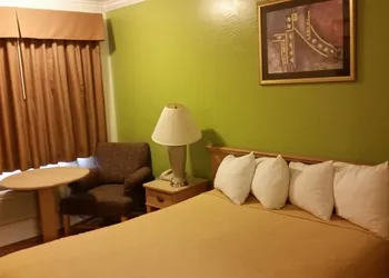 Kelseyville Motel hotel thumbnail 4