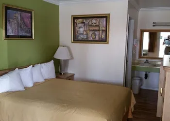 Kelseyville Motel hotel thumbnail 6