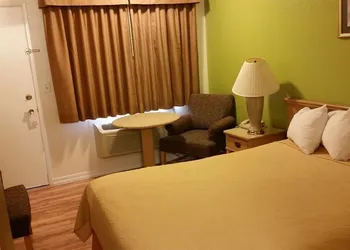 Kelseyville Motel hotel thumbnail 7