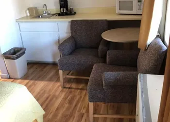 Kelseyville Motel hotel thumbnail 8