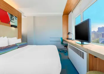 Aloft Harlem hotel thumbnail 7