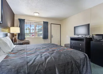Economy Inn Barstow hotel thumbnail 4