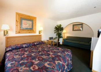 North Country Inn & Suites hotel thumbnail 2