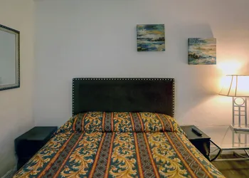 Beach and Town Motel hotel thumbnail 3