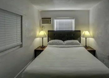 Beach and Town Motel hotel thumbnail 4