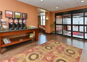Hampton Inn Muscatine hotel thumbnail 4