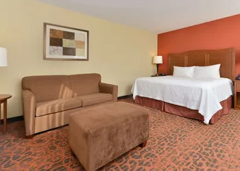 Hampton Inn Muscatine hotel thumbnail 7