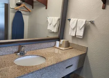 Drakes Creek Inn hotel thumbnail 7