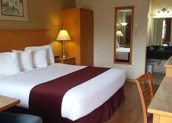 Canadas Best Value Inn & Suites Vernon hotel thumbnail 6