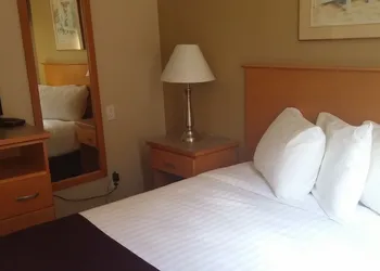 Canadas Best Value Inn & Suites Vernon hotel thumbnail 8