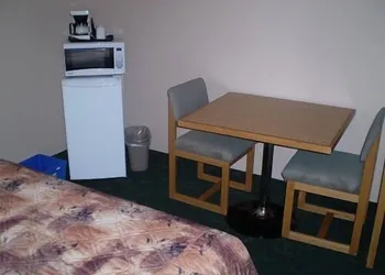Keystone Motor Inn, a Travelodge by Wyndham hotel thumbnail 2