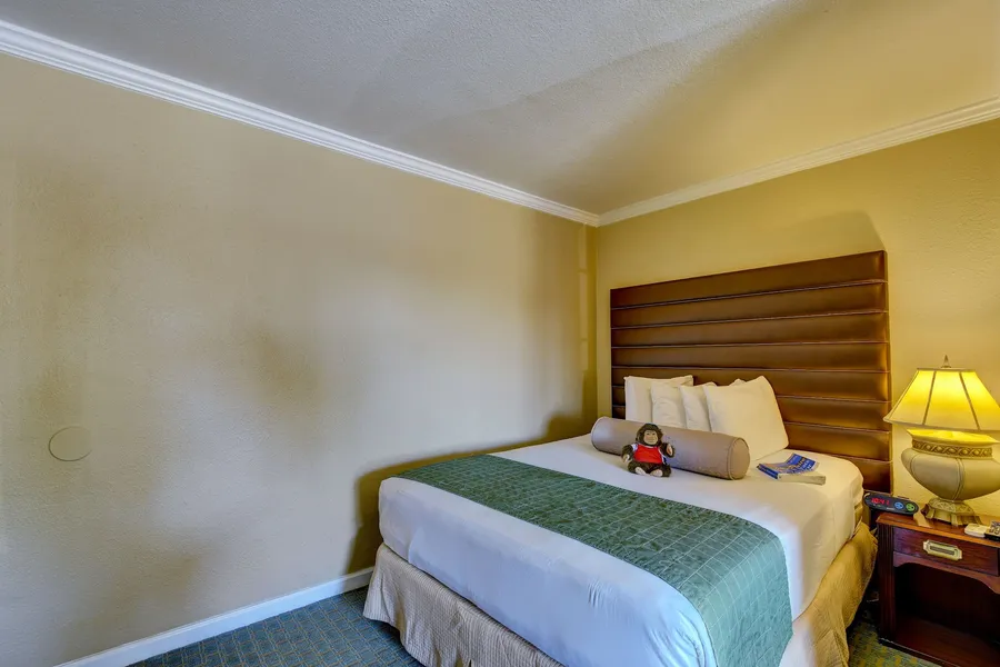 Traveler's Inn hotel detail image 2