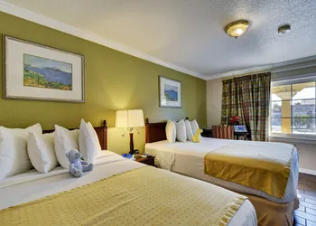 Traveler's Inn hotel thumbnail 5